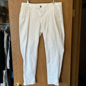 Lane Bryant white jeans size 16W.